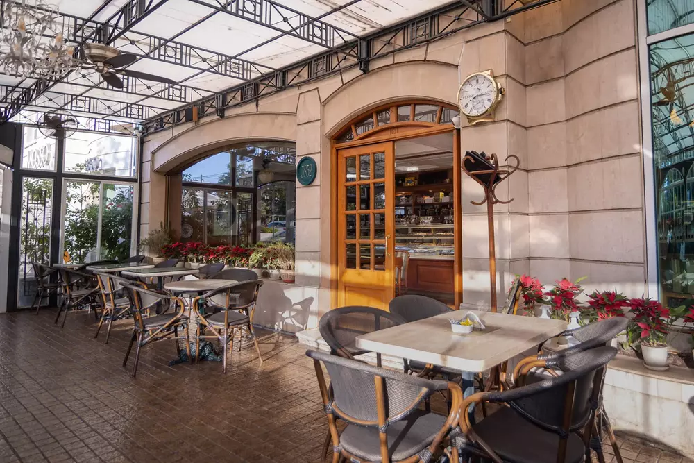 Café Mozart, Vitacura Una sinfonía de sabores y tradición