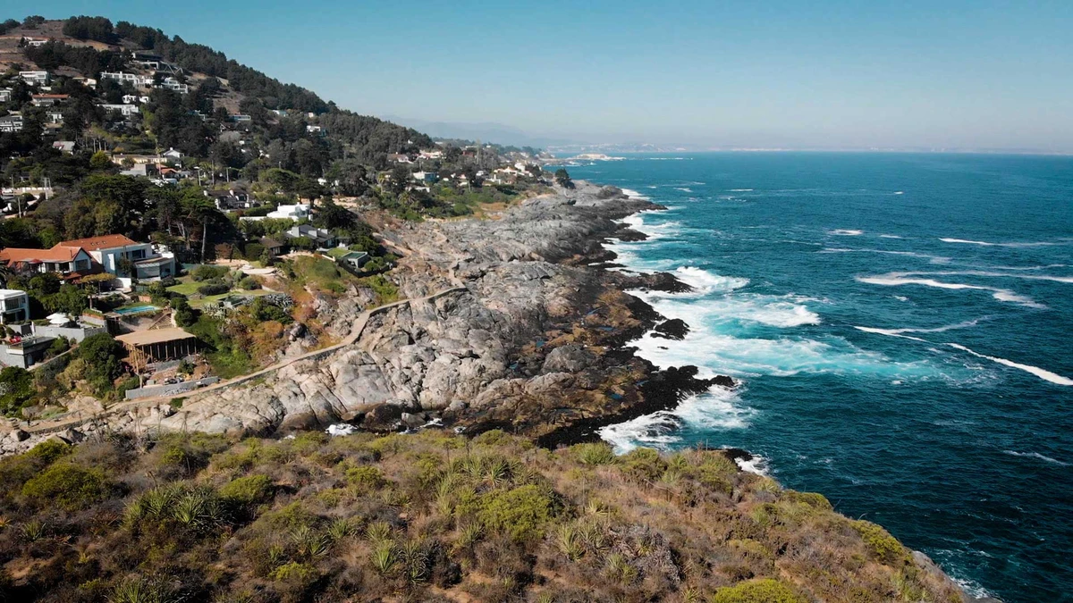 Explorando la Belleza de la Rambla Borde Costero en Zapallar Un Paseo