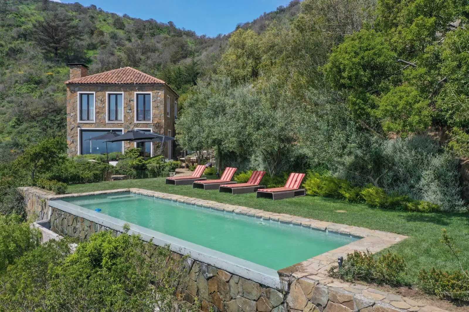 Casa Palomar Piscina en Zapallar Vista al Mar