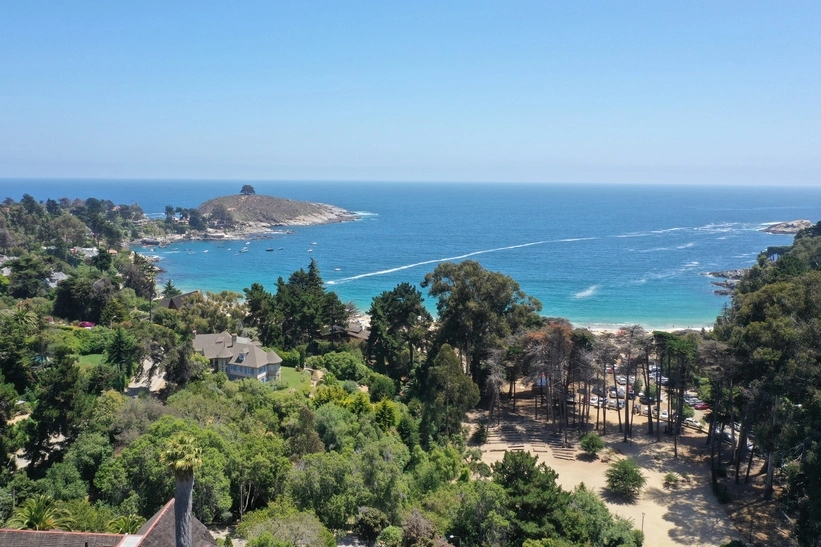 House Image of Descubre la sofisticación y belleza de Playa Zapallar: ¡Un oasis de lujo en la costa chilena!