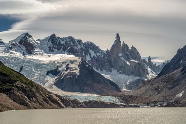 House Image of Senderos de la Patagonia: Aventuras y Belleza Natural