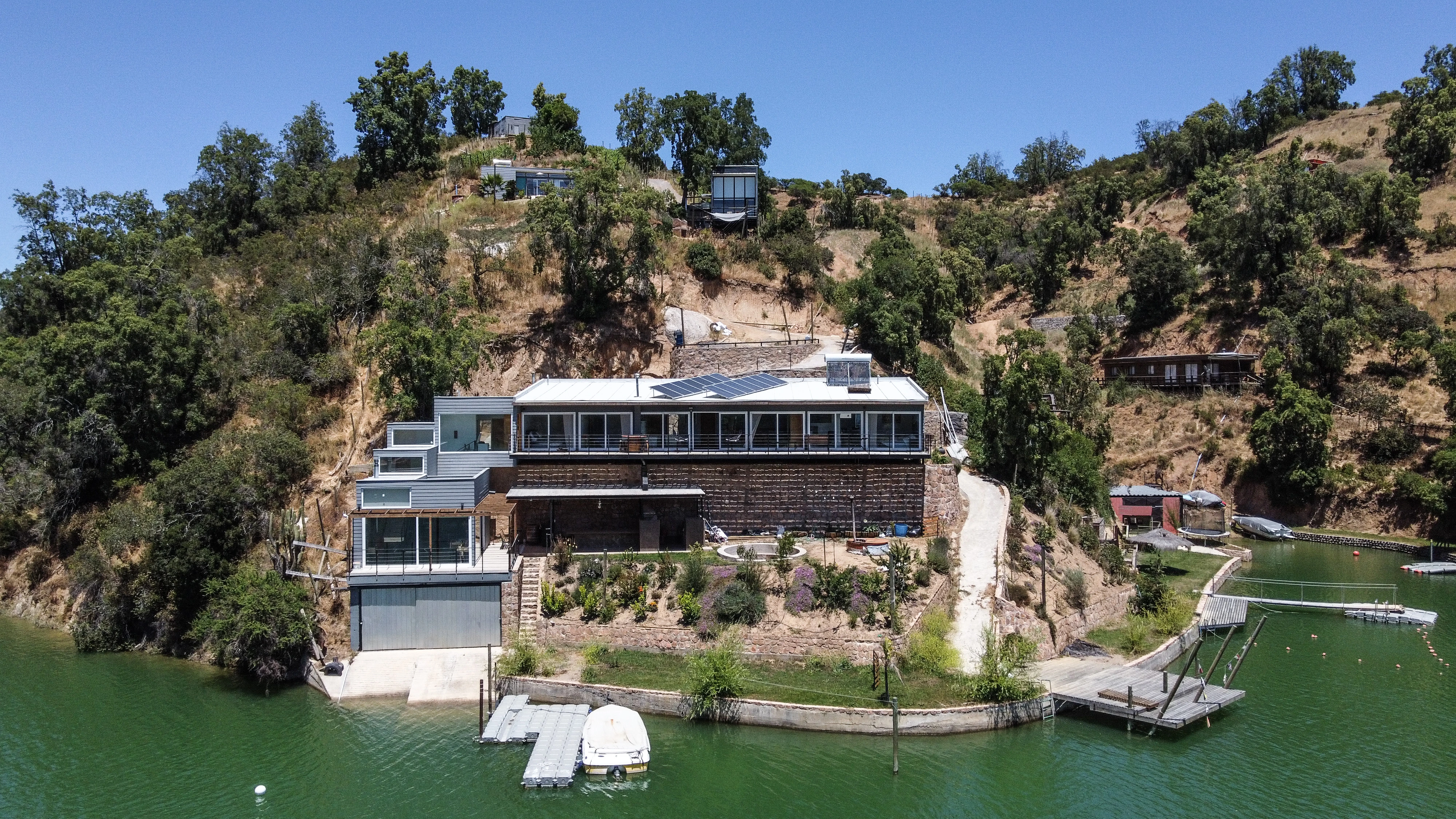 House Image of Descubre "Sueño de Lago": La Casa Mejor Evaluada de Lago Rapel