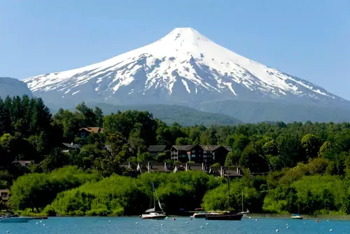 House Image of Visita Volcán Villarrica: Un Viaje por la Majestuosidad Andina